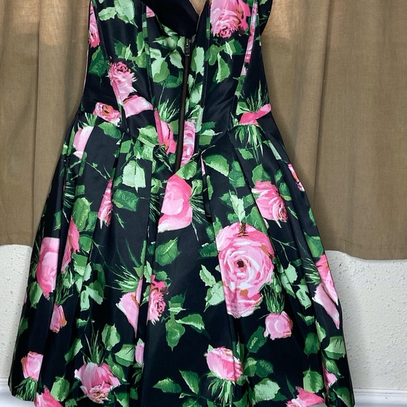 Sherri Hill Junior Formal - Picture 2 of 5